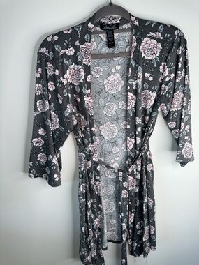 Rene Rofe Gray Robe with Pink Floral Print